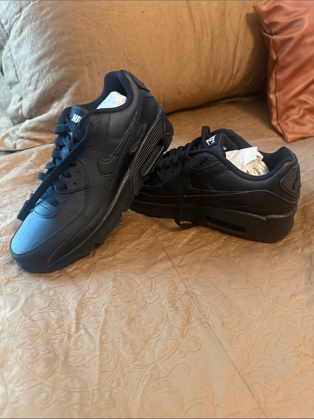 Nike Black kids Sneakers — Low Top Athletic Shoes